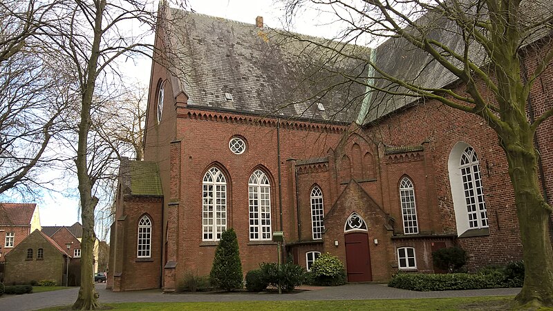 File:Weener Georgskirche Nordwesten.jpg