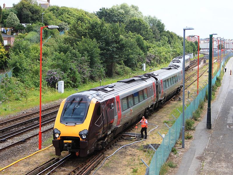 File:Weymouth 221134 entering the Jersey Sidings.jpg