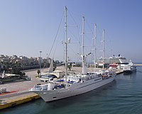 Wind Star in Piraeus 2974.jpg