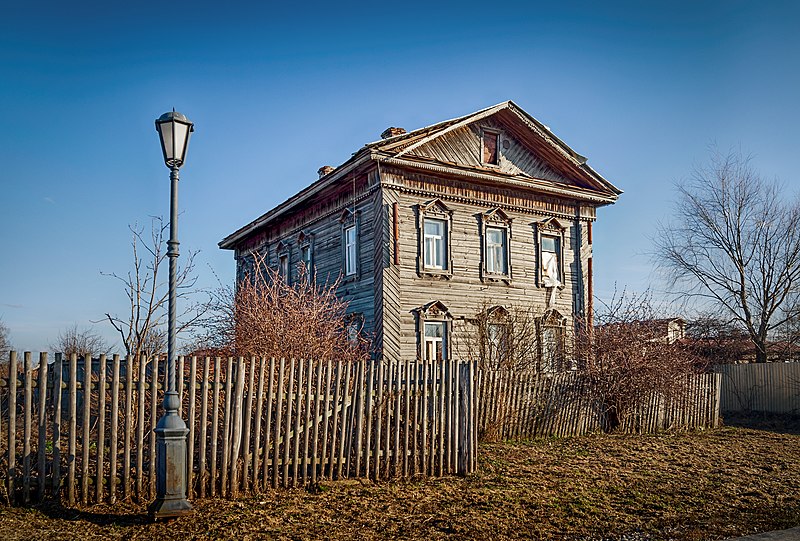 File:Один из старых домов в Свияжске.jpg