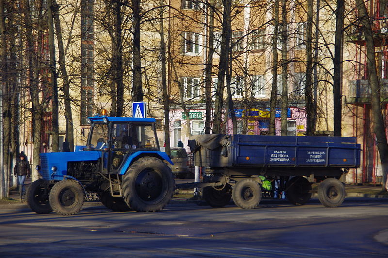 File:- cars in Belarus (11071471273).jpg