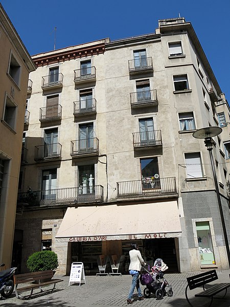 File:145 Edifici a la plaça del Molí (Girona).JPG