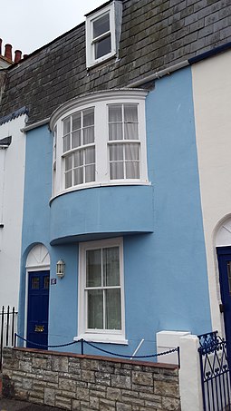 A typical cottage in Nothe Parade, with a characteristic bow-fronted window 15 Nothe Parade, Weymouth.jpg