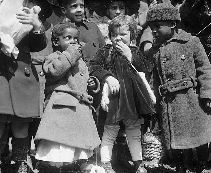 File:1923 WH Easter Egg roll.jpg