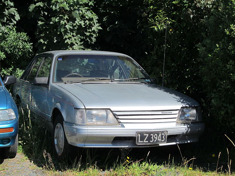 File:1985 Holden Commodore Berlina.jpg