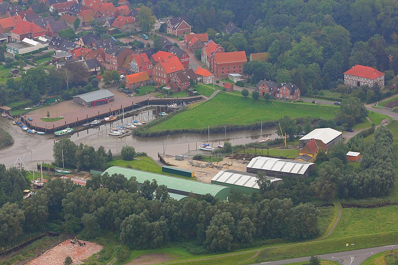 File:2011-09-04-IMG 6387 b Historischer Hafen Neuhaus Oste.JPG