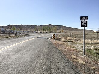 First southbound reassurance sign on SR 400 2015-04-18 09 40 47 View south from near the north end of Nevada State Route 400 in Mill City, Nevada.jpg