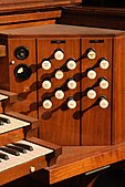 Casavant Frères Organ Great и Pedal Спира вдясно от ръководствата.