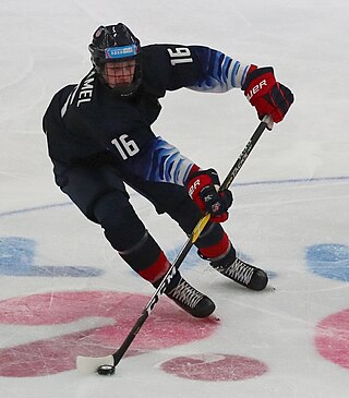 <span class="mw-page-title-main">Charlie Stramel</span> American ice hockey player (born 2004)