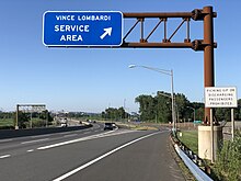 Exit on southbound Eastern Spur (Interstate 95) 2020-07-12 08 13 26 View south along Interstate 95 (New Jersey Turnpike Eastern Spur) at the Vince Lombardi Service Area in Ridgefield, Bergen County, New Jersey.jpg