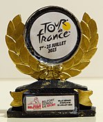 Petit trophée. Ceci a été réalisé en lien avec le départ du Tour de France, à Belfort, le 22 juillet 2023.