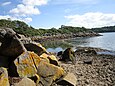 Le littoral du nord de l'anse de Penn Foull à l'est de l'oppidum de la Pointe du Château (littoral modifié par les blocs laissés sur place d'anciennes carrières).