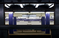 View across the platforms 2 Avenue 2 vc.jpg