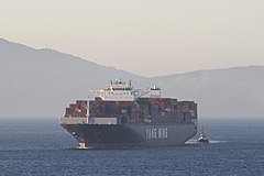 台湾阳明海运货轮通过直布罗陀海峡