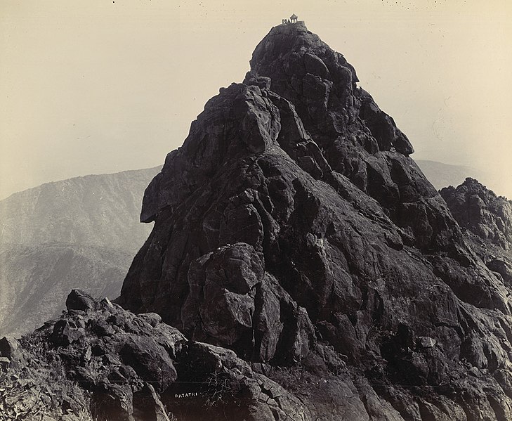 File:4th Peak, Girnar, Junagadh.jpg