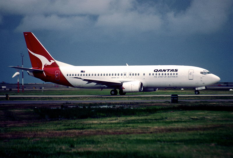 File:66ab - Qantas Boeing 737-476, VH-TJH@SYD,14.08.1999 - Flickr - Aero Icarus.jpg