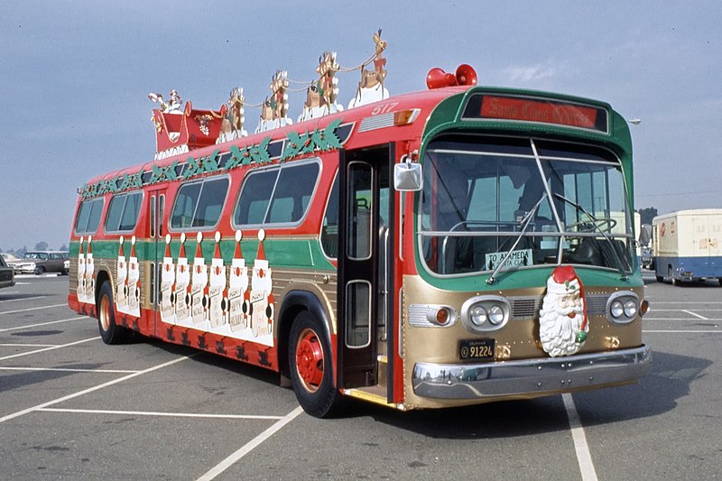 File:AC Transit 517, GM New Look Santa ACT008 (11177862246).jpg