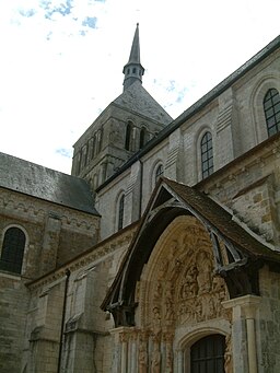 Abbaye Saint Benoit sur Loire 3