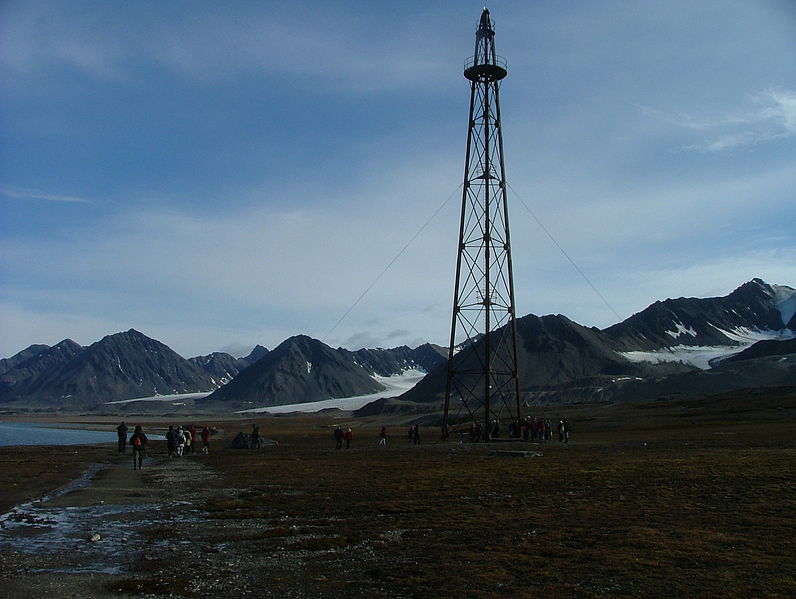 File:AmundsenEllsworthNobileDirgibleLaunchTower.jpg