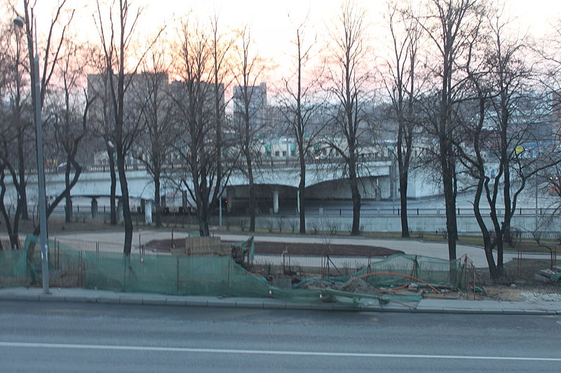 File:Andronievskaya embankment 02.JPG