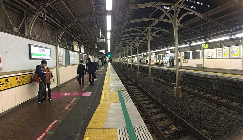 File:Asakusabashi Station platform night oct 23 2020 various.jpeg