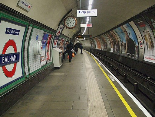 Balham tube stn southbound look north