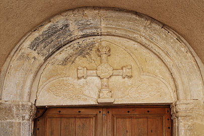 Tympan de l'église du XIVe siècle.