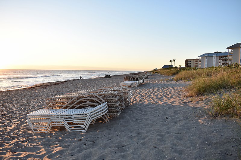 File:Beach Chairs on Stuart Beach.jpg