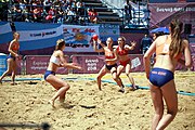 Deutsch: Beachhandball bei den Olympischen Jugendspielen 2018 in Buenos Aires; Tag 7, 13. Oktober 2018; Mädchen, Halbfinale – Niederlande-Kroatien 0:2 English: Beach handball at the 2018 Summer Youth Olympics in Buenos Aires at 13 October 2018 – Girls Semifinal – Netherlands-Croatia 0:2 Español: Handball de playa en los Juegos Olimpicos de la Juventud Buenos Aires 2018 en 13 de octubre de 2018 – Semifinales Femeninas - Países Bajos-Croacia 0:2