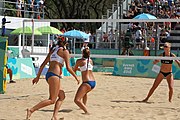 Deutsch: Beachvolleyball bei den Olympischen Jugendspielen 2018; Tag 11, 17. Oktober 2018; Jungen, Spiel um Platz 3 – USA (Devon Newberry/Lindsey Sparks)-Norwegen (Emilie Olimstad/Frida Berntsen) 1:2 (21–1/13–21/9–15) English: Beach volleyball at the 2018 Summer Youth Olympics at 17 October 2018 – Bronze Medal Match – USA (Devon Newberry/Lindsey Sparks)-Norway (Emilie Olimstad/Frida Berntsen) 1:2 (21–1/13–21/9–15)