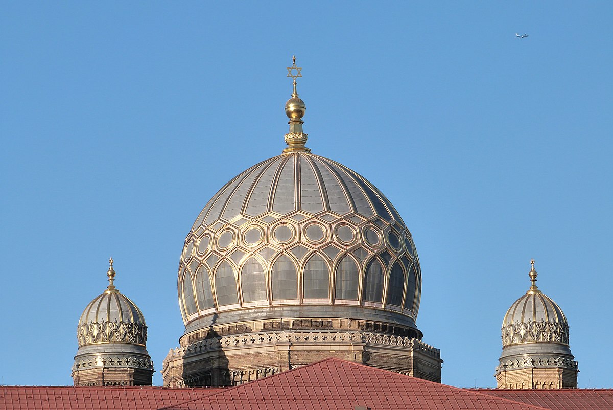Berlin, Kuppeln der Synagoge in der Oranienburger Straße.JPG