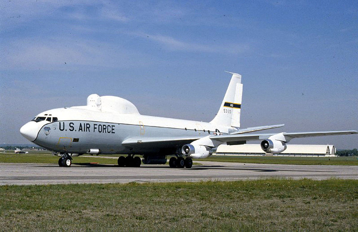 KC-135 Stratotanker 1200px-Boeing_NKC-135A_Airborne_Laser_Lab_USAF