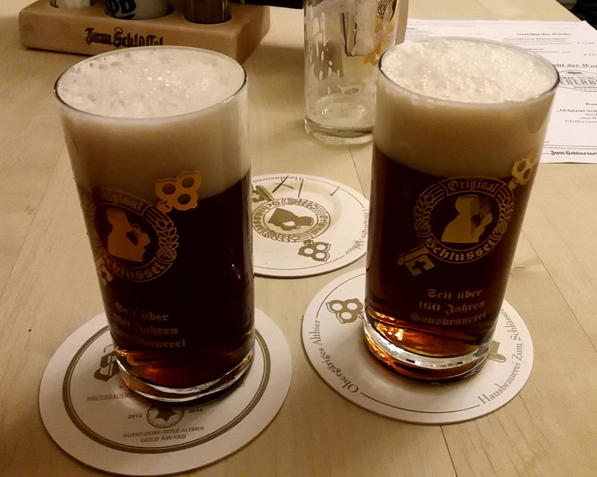 Datei:Brauerei zum Schlüssel, Altbier.jpg – Wikipedia