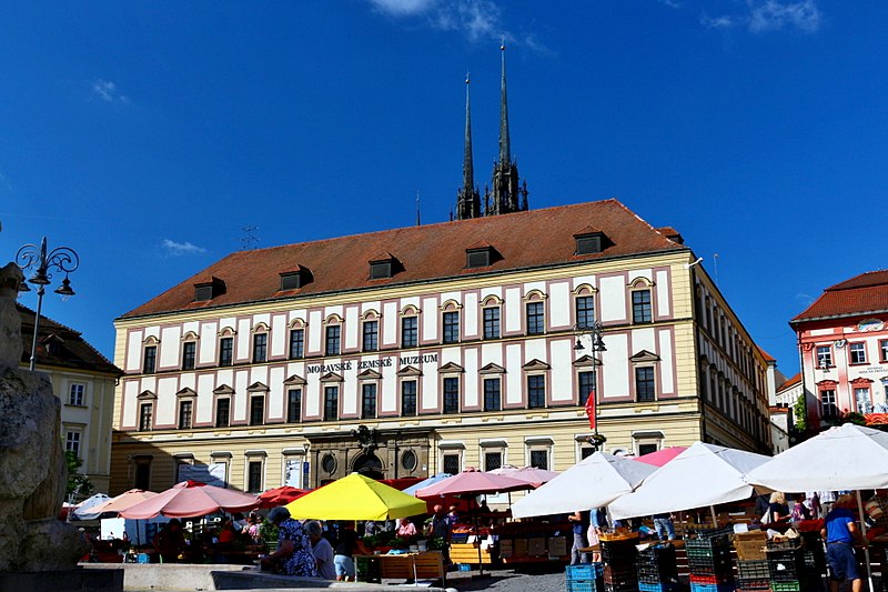 File:Brno Zelný trh a Ditrichštejn 1.jpg