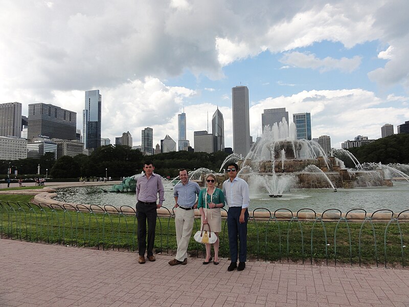 File:Buckingham Fountain (7705294564).jpg