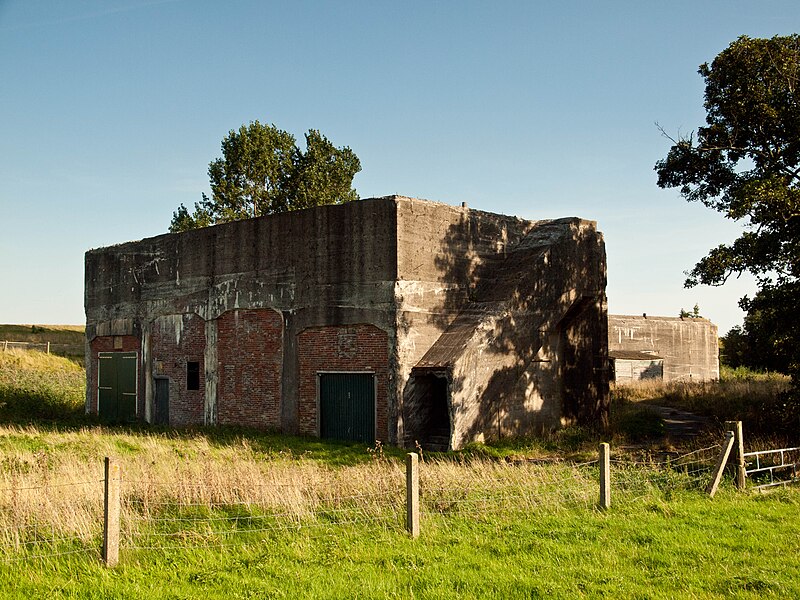 File:Bunkers bij Fiemel 4.jpg