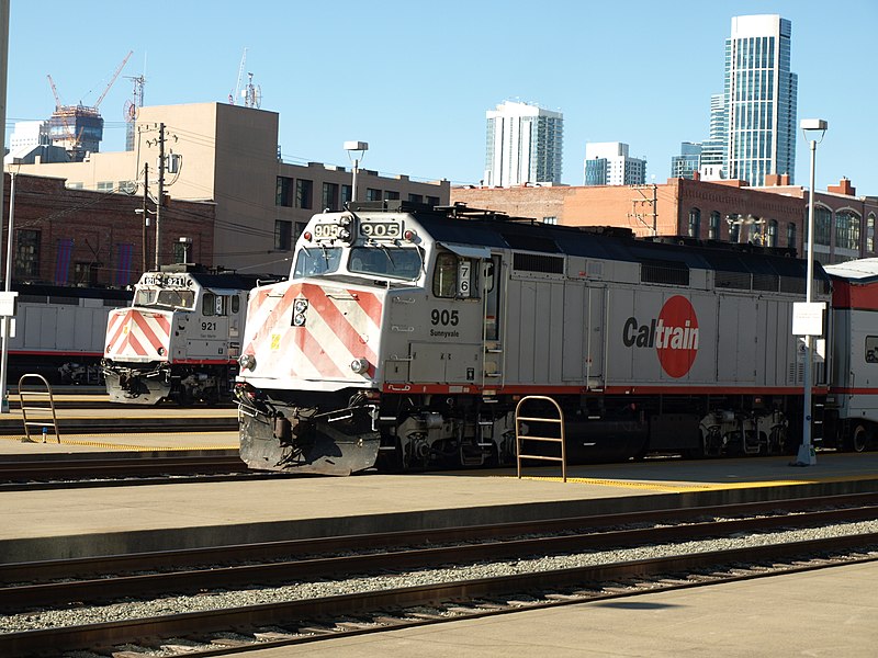 File:Caltrains (33210019866).jpg