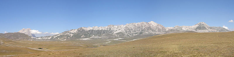 File:Campo Imperatore 02 Panorama(RaBoe).jpg