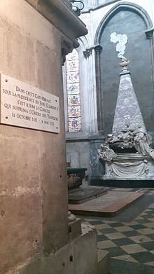 Placca a ricordo della soppressione dell'Ordine dei Templari all'interno della Cattedrale di San Maurizio a Vienne.