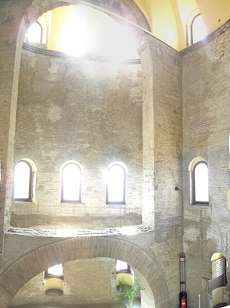 File:Celio - Porta san Sebastiano - museo - interno torre 1990-98st.JPG