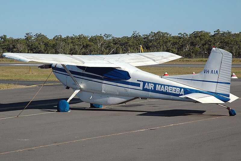 File:Cessna 185 (5725806433).jpg