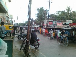 Pasar di pinggir jalan dari Selatan ke Utara melihat