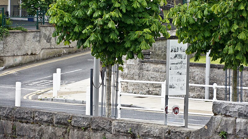 File:Clancy's Strand, named after George Clancy who was Mayor of Limerick in 1921 (5795107264).jpg