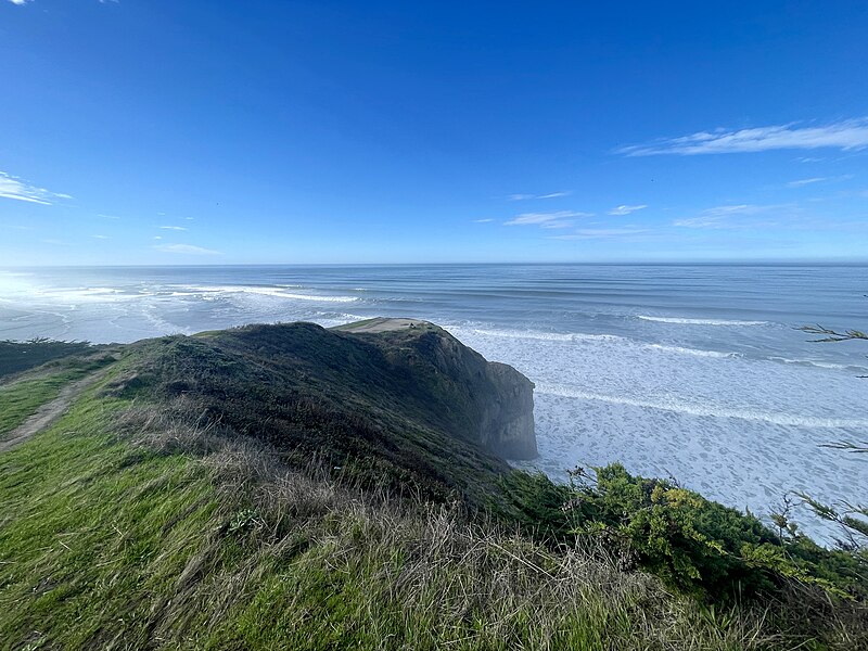 File:Cliff At San Gregorio State Beachp.jpg