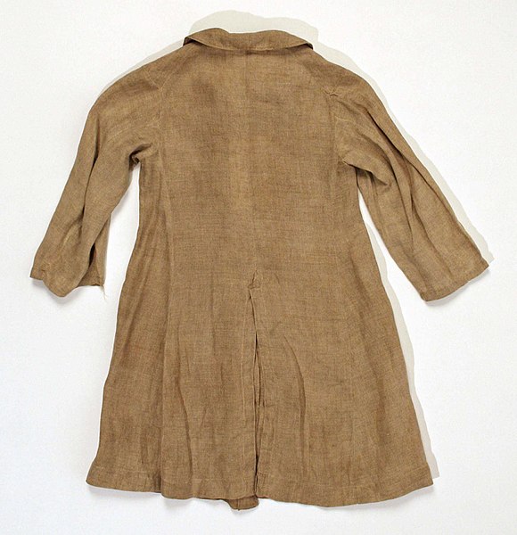 File:Coat MET CI46.36 B.jpg