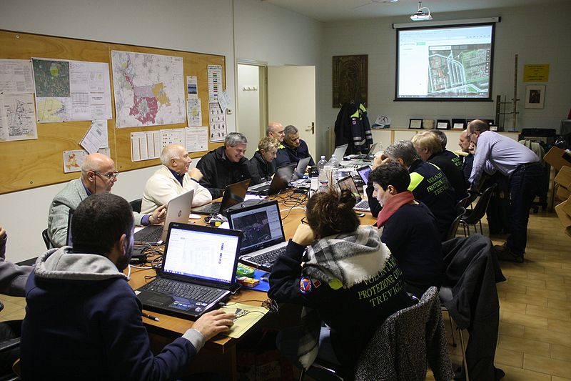 File:Corso OpenStreetMap a Treviglio, 26 novembre 2016 01.jpg