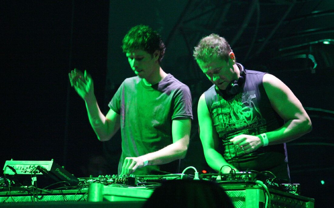 Cosmic Gate