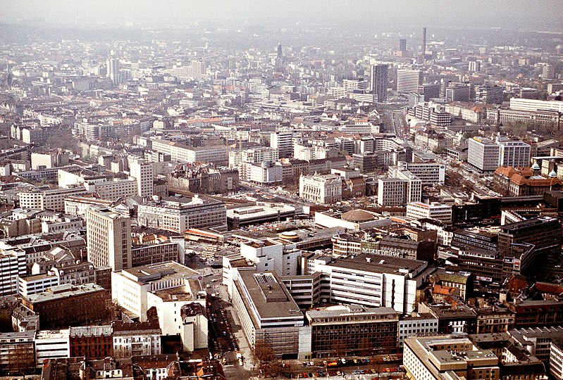 File:DF-ST-84-03484 An aerial view of West-Berlin 1983.jpeg