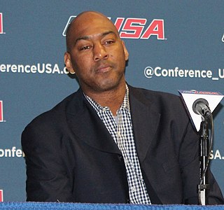 Fortune Salaire Mensuel de Danny Manning Combien gagne t il d argent ? 20 000 000,00 euros mensuels