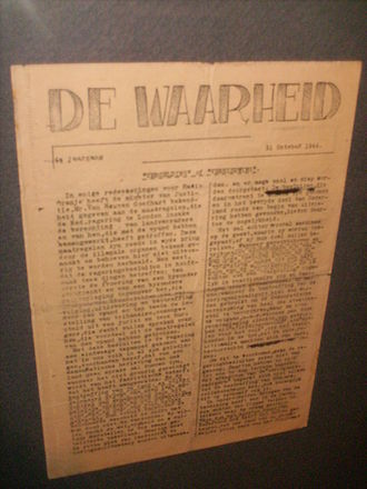 Cover of De Waarheid, edition of 31 october 1944 De Waarheid 31 10 1944.JPG